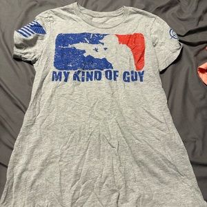 grunt style size medium slightly worn tee shirt